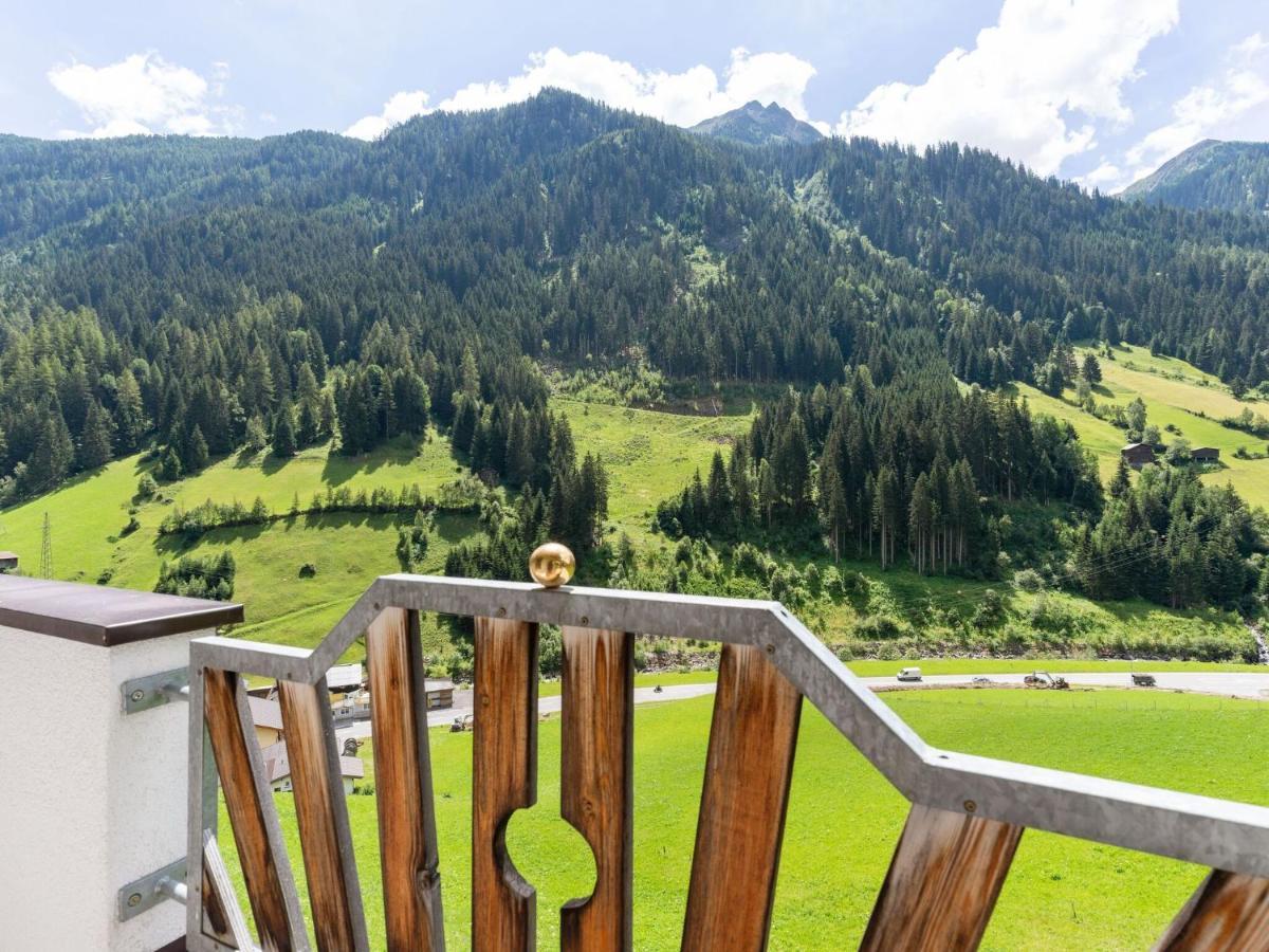 Land On The Kppl Mountain Chains Kappl  Exterior foto