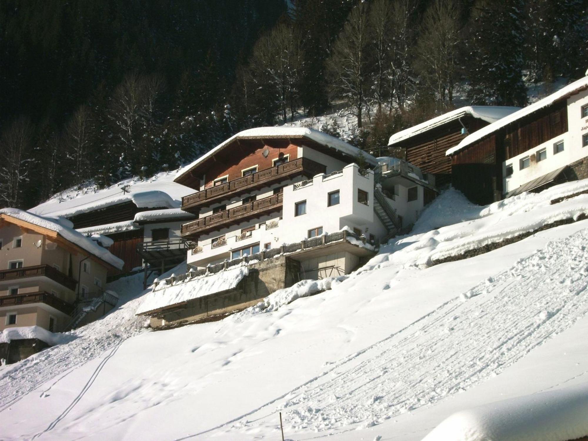 Land On The Kppl Mountain Chains Kappl  Exterior foto